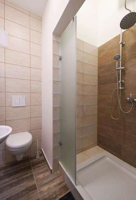 1 Bedroom Flat In Nyar Str., Central Budapest Extérieur photo